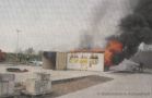 Der nachgebaute Container steht nach 30 Minuten vollkommen in Flammen. Foto: Volksstimme