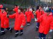 Hinter den Mitgliedern der Jugendfeuerwehr formierte sich dann der Fackelumzug.brFoto: S. Leistner