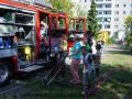 Die Kinder beim Besichtigen der Feuerwehr.brFoto: Jugendfeuerwehr Halberstadtbr